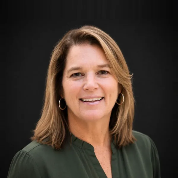 Headshot of Ann-Maura Hinton