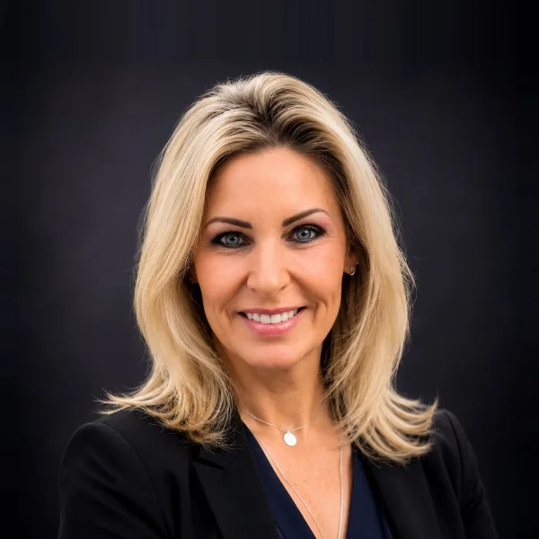 Headshot of Bronwyn Williams