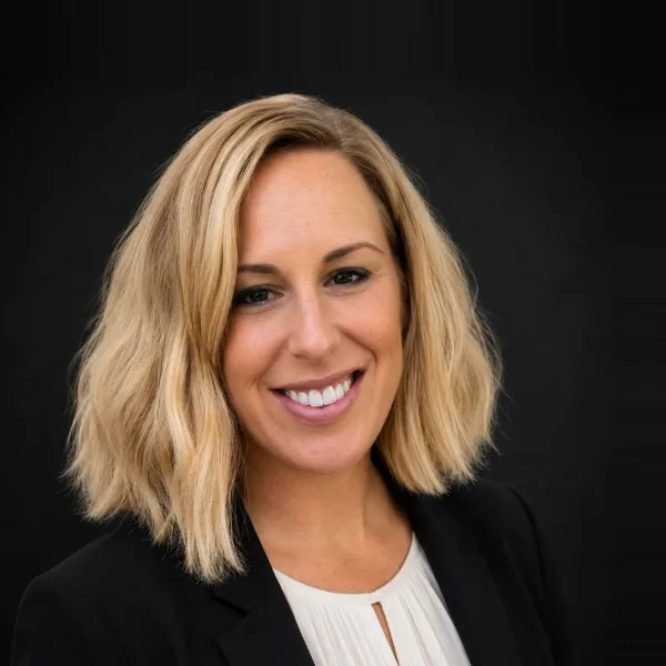 Headshot of Leah Poe